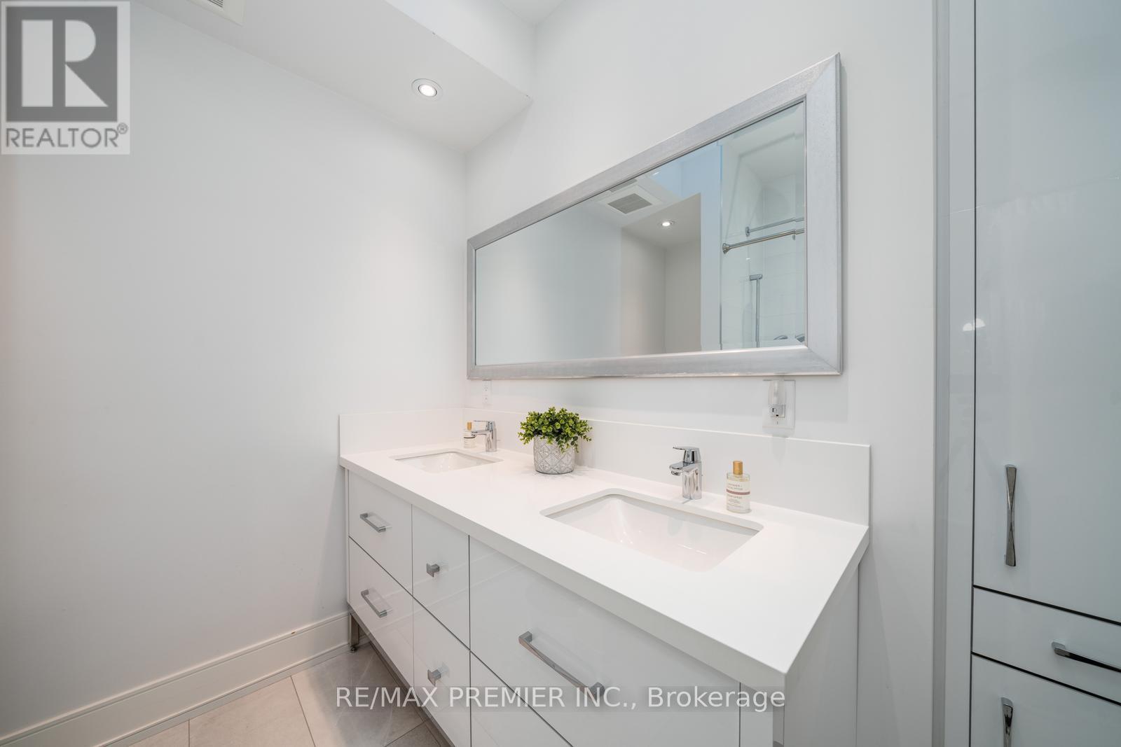 56A Bellman Avenue, Toronto, ON - Indoor Photo Showing Bathroom