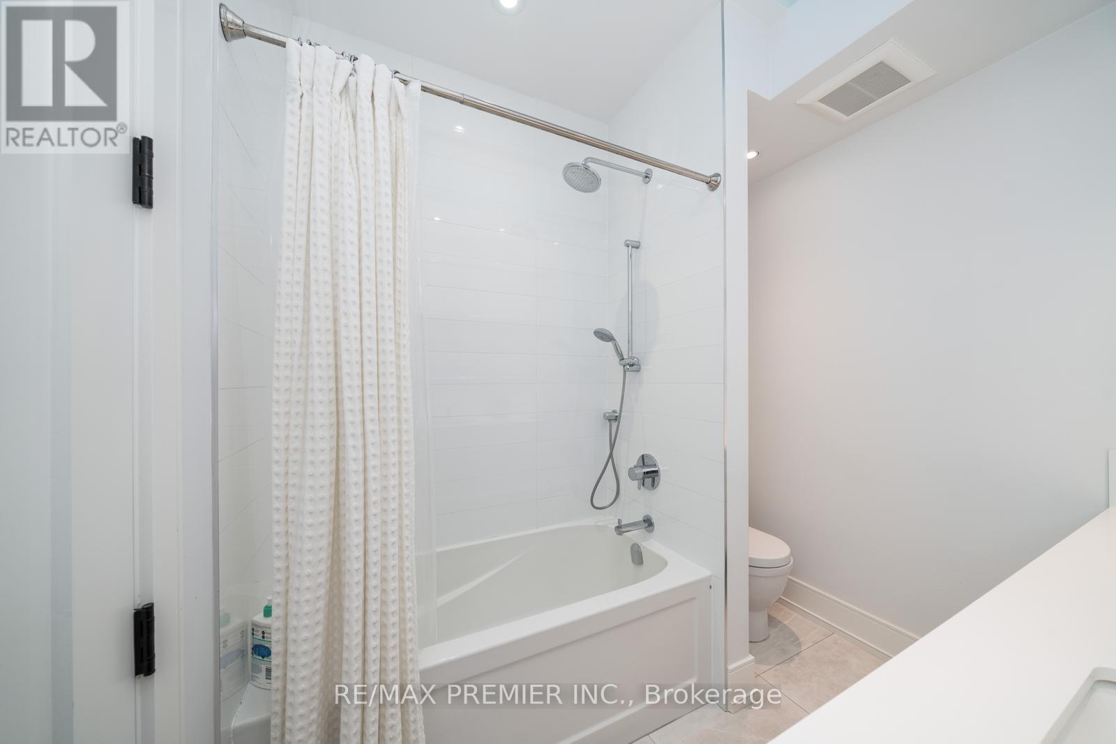 56A Bellman Avenue, Toronto, ON - Indoor Photo Showing Bathroom
