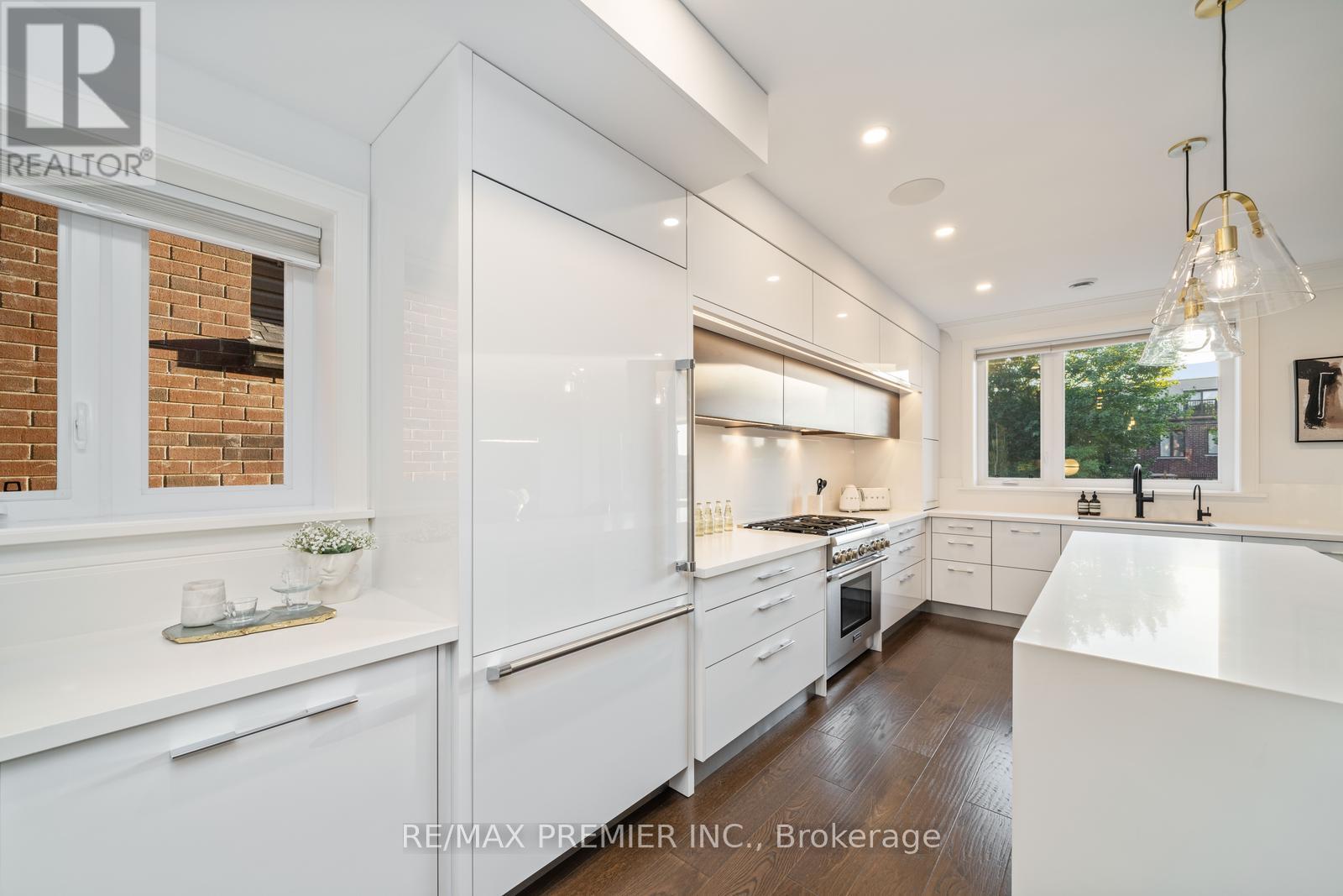 56A Bellman Avenue, Toronto, ON - Indoor Photo Showing Kitchen With Upgraded Kitchen