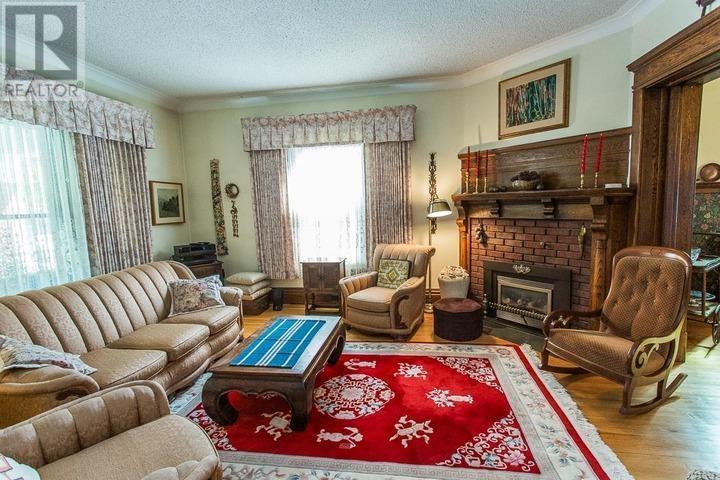 31 Taylor St, Bruce Mines, ON - Indoor Photo Showing Living Room With Fireplace