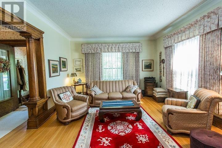 31 Taylor St, Bruce Mines, ON - Indoor Photo Showing Living Room