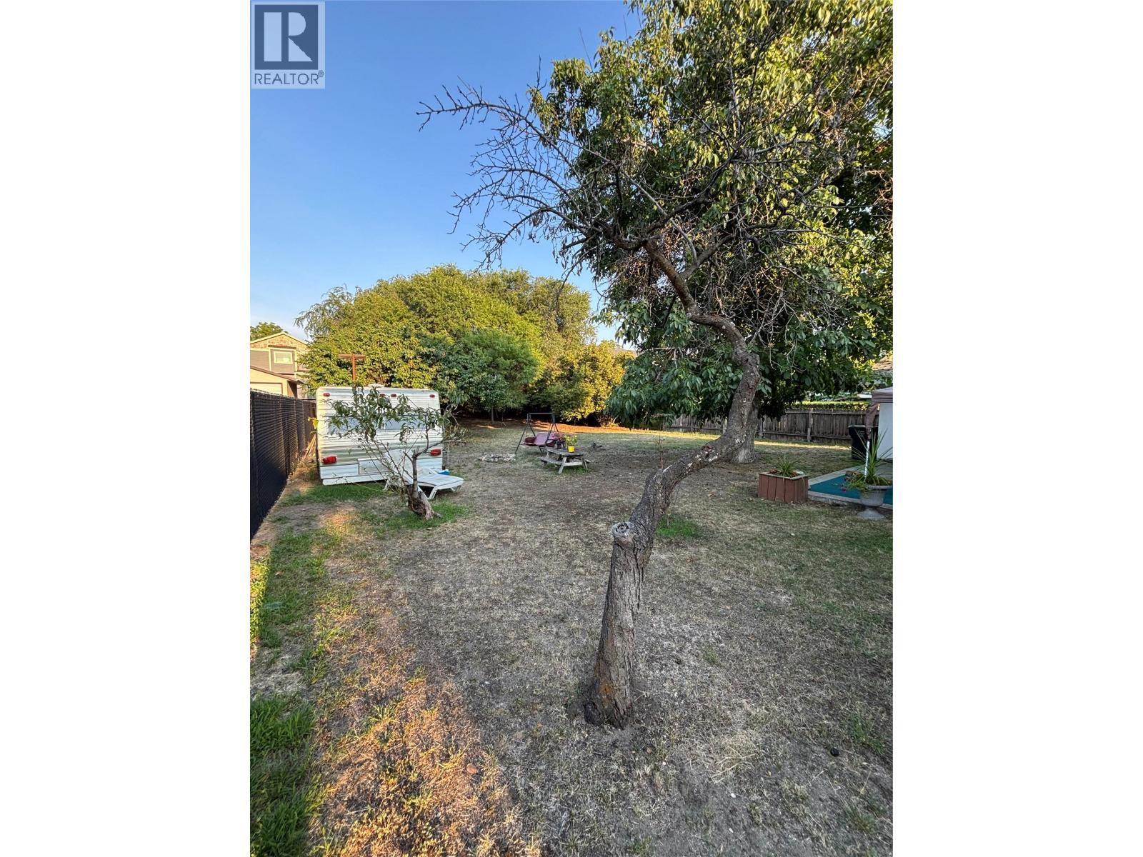 3049 Gordon Drive, Kelowna, BC - Outdoor