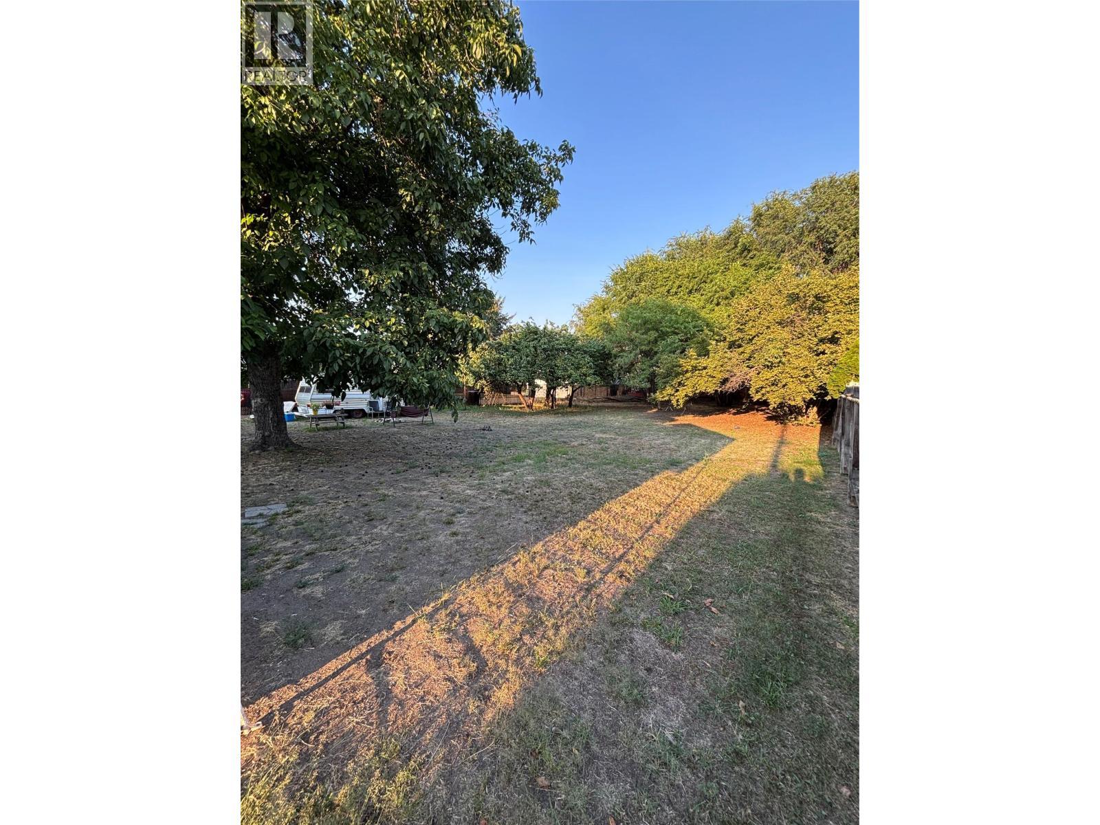 3049 Gordon Drive, Kelowna, BC - Outdoor