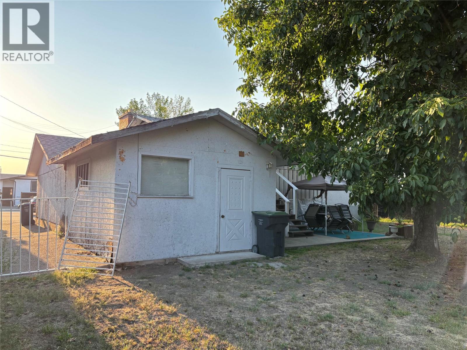 3049 Gordon Drive, Kelowna, BC - Outdoor