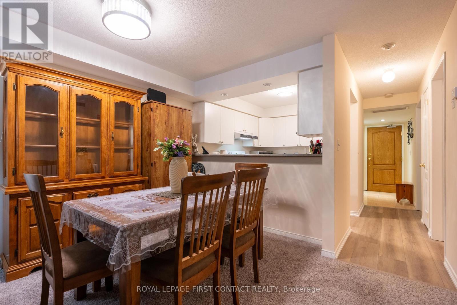 104 - 117 Edgehill Drive, Barrie, ON - Indoor Photo Showing Dining Room