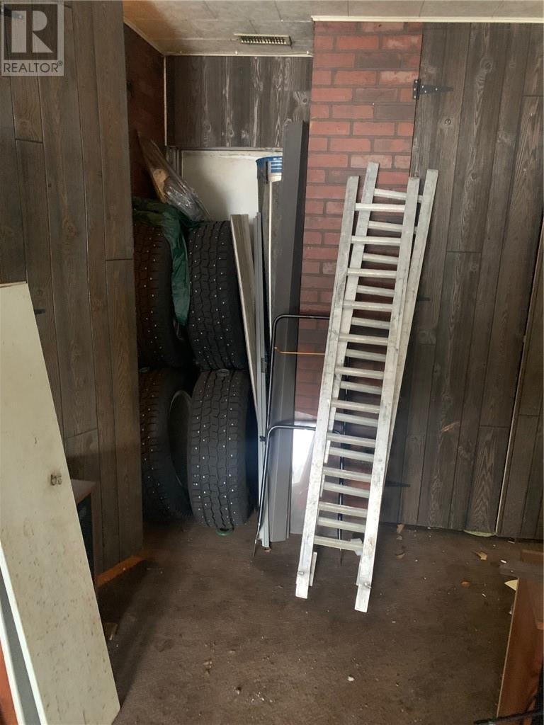 103-105 Front, Spanish, ON