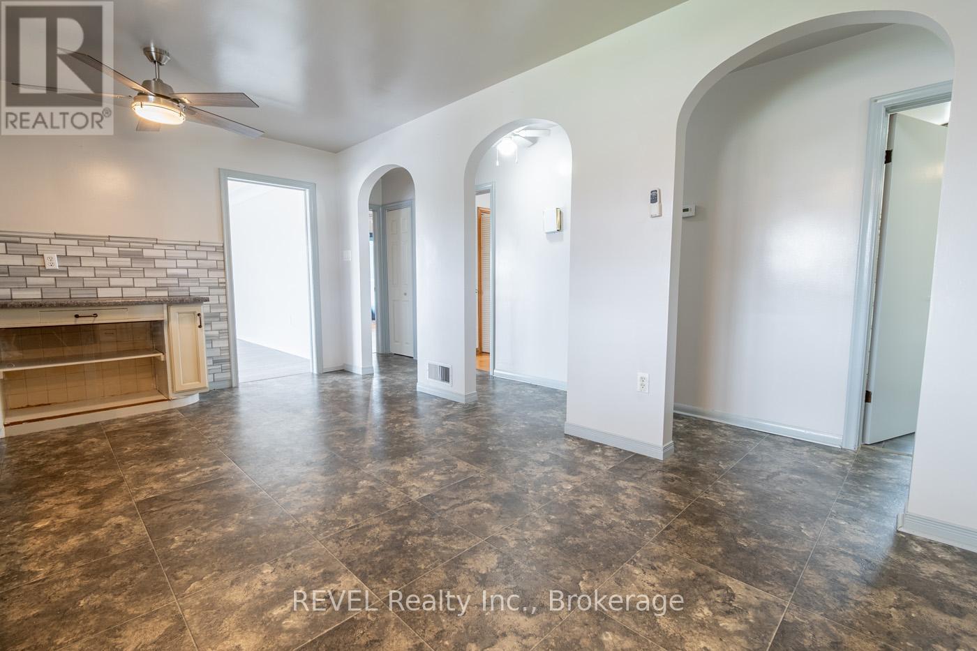 181 Cross Street, Port Colborne (Killaly East), ON - Indoor Photo Showing Other Room