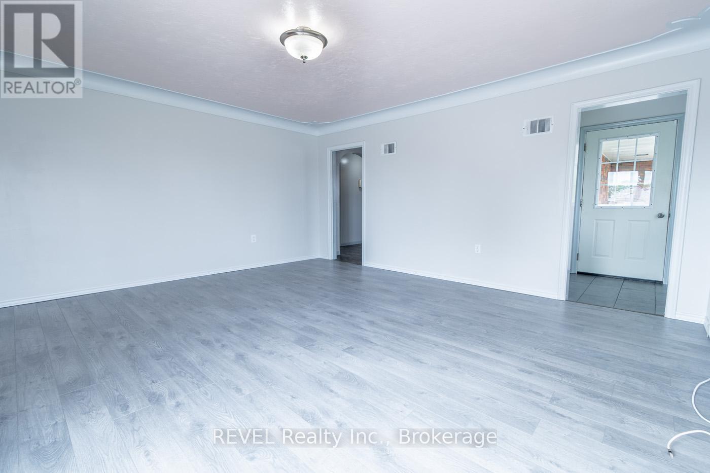 181 Cross Street, Port Colborne (Killaly East), ON - Indoor Photo Showing Other Room