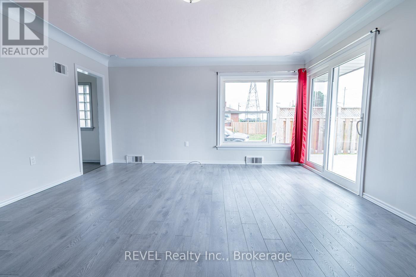 181 Cross Street, Port Colborne (Killaly East), ON - Indoor Photo Showing Other Room