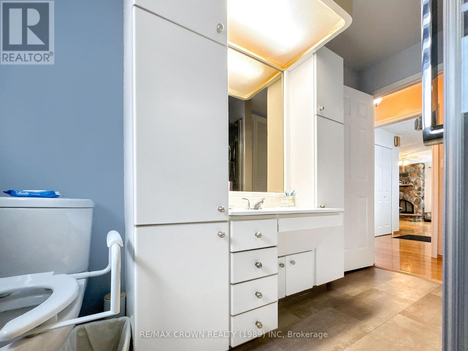 1501 West Street, Hearst, ON - Indoor Photo Showing Bathroom