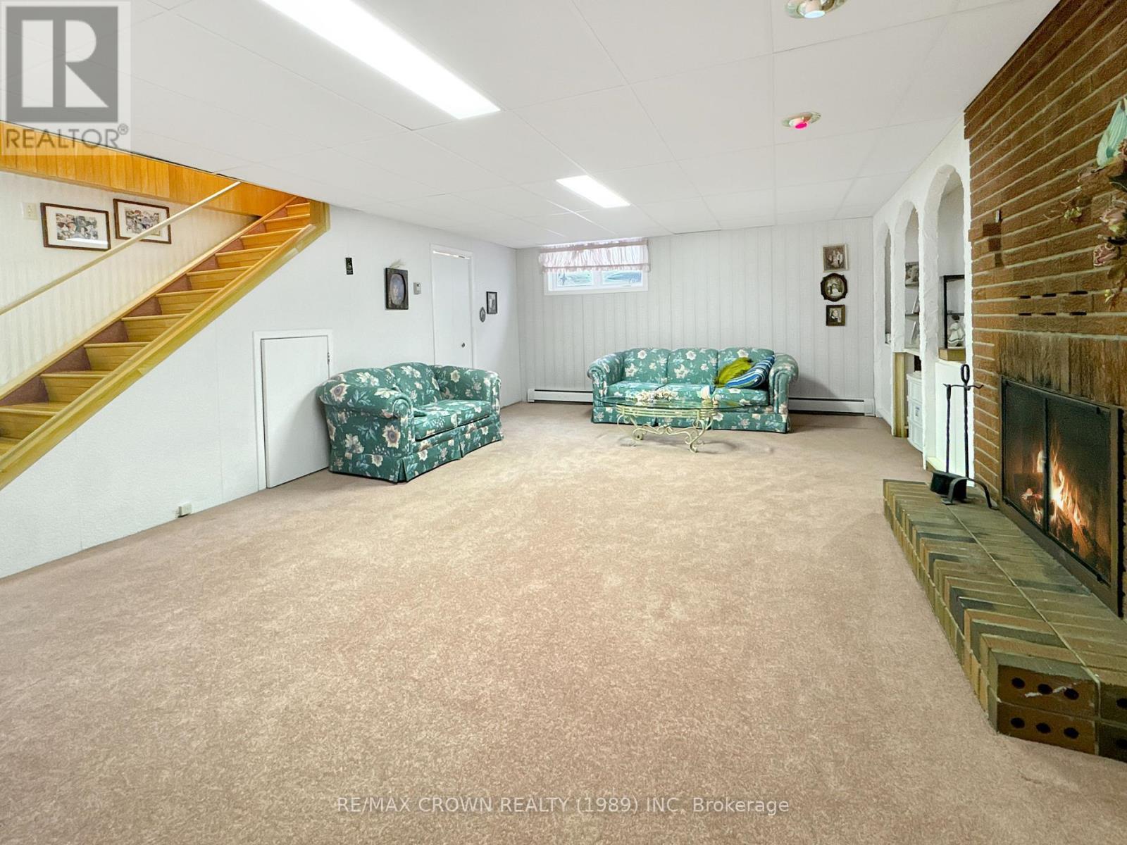 1501 West Street, Hearst, ON - Indoor With Fireplace