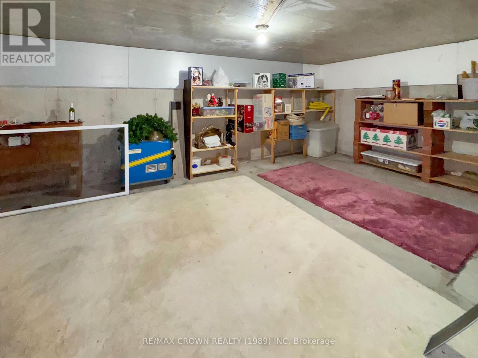 1501 West Street, Hearst, ON - Indoor