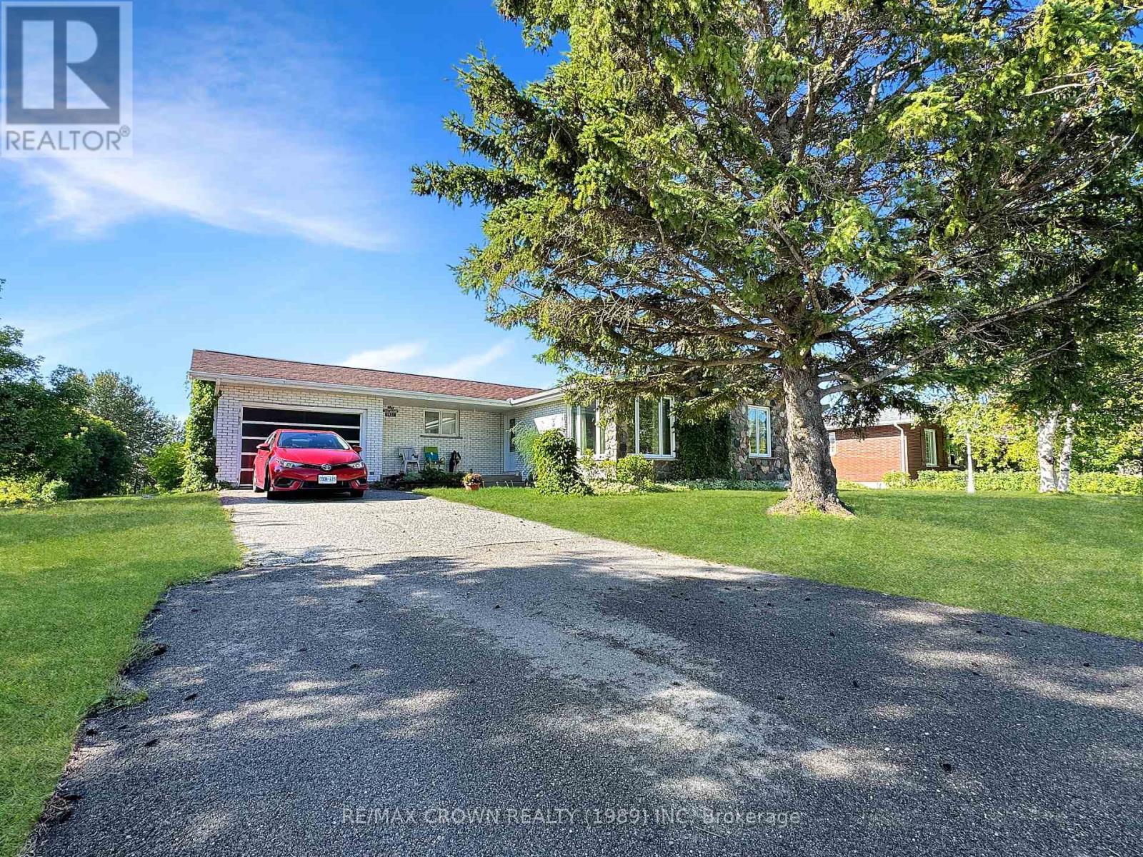 1501 West Street, Hearst, ON - Outdoor