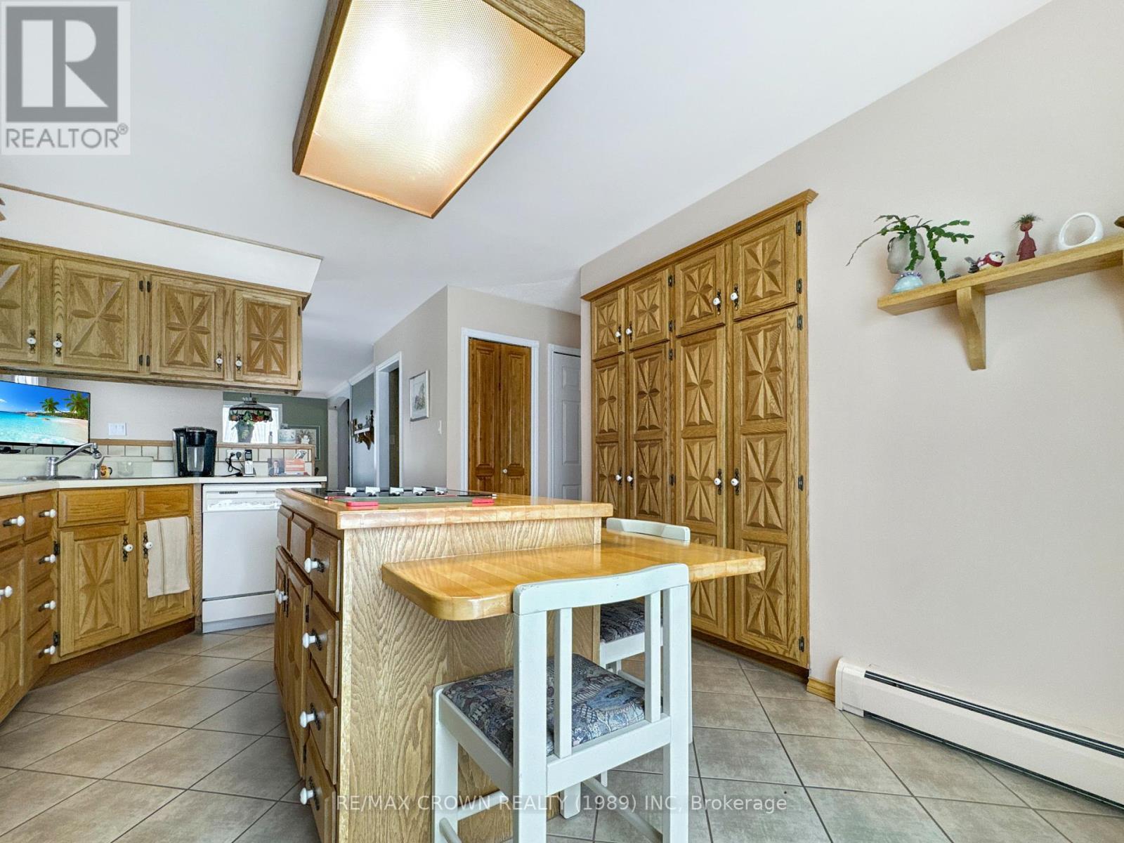 1501 West Street, Hearst, ON - Indoor