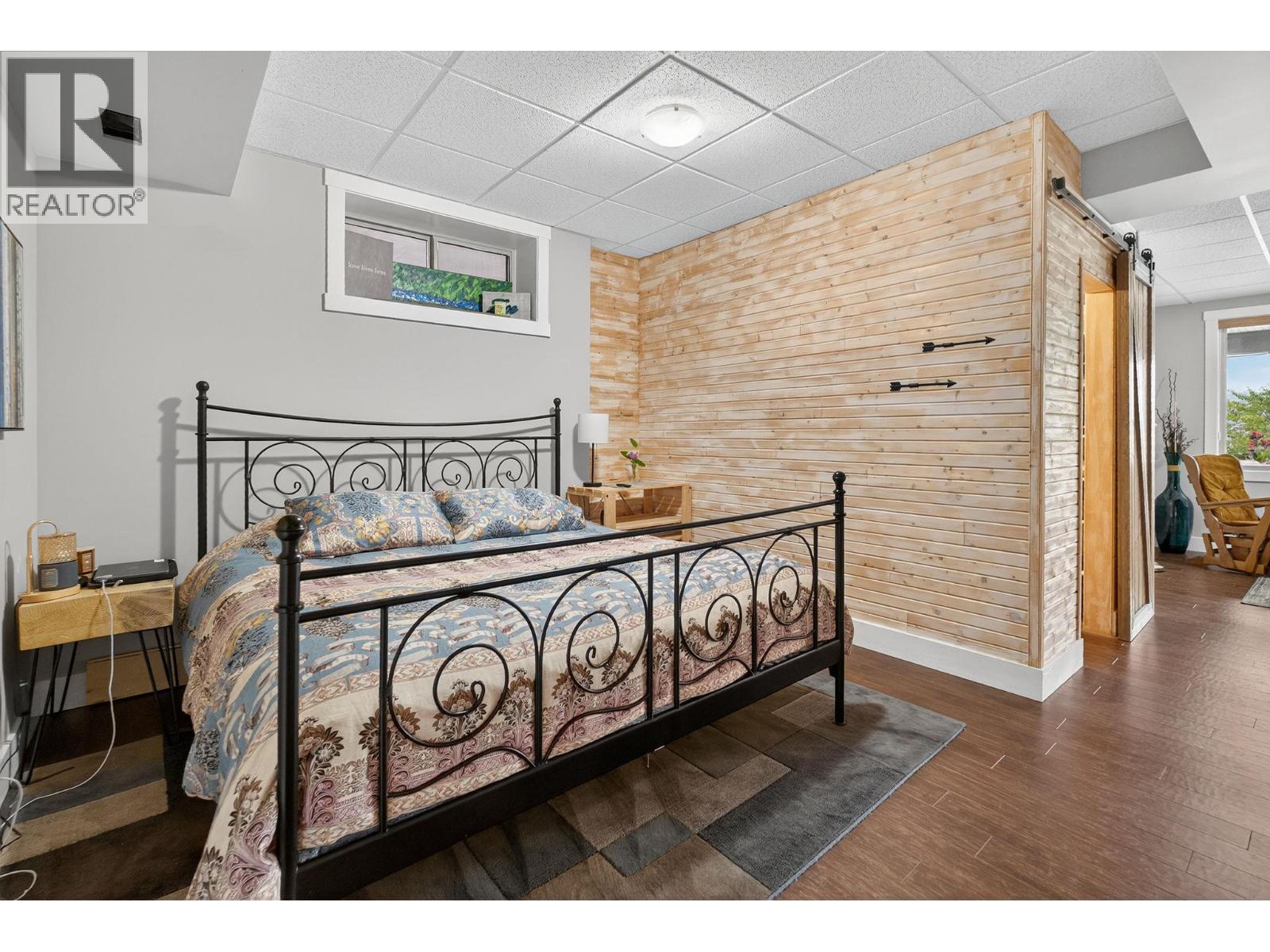 3751 Lornell Court, Peachland, BC - Indoor Photo Showing Bedroom