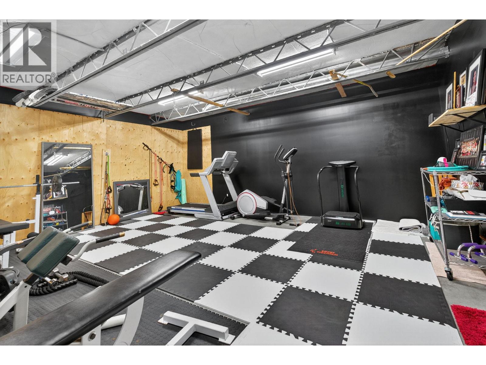3751 Lornell Court, Peachland, BC - Indoor Photo Showing Gym Room