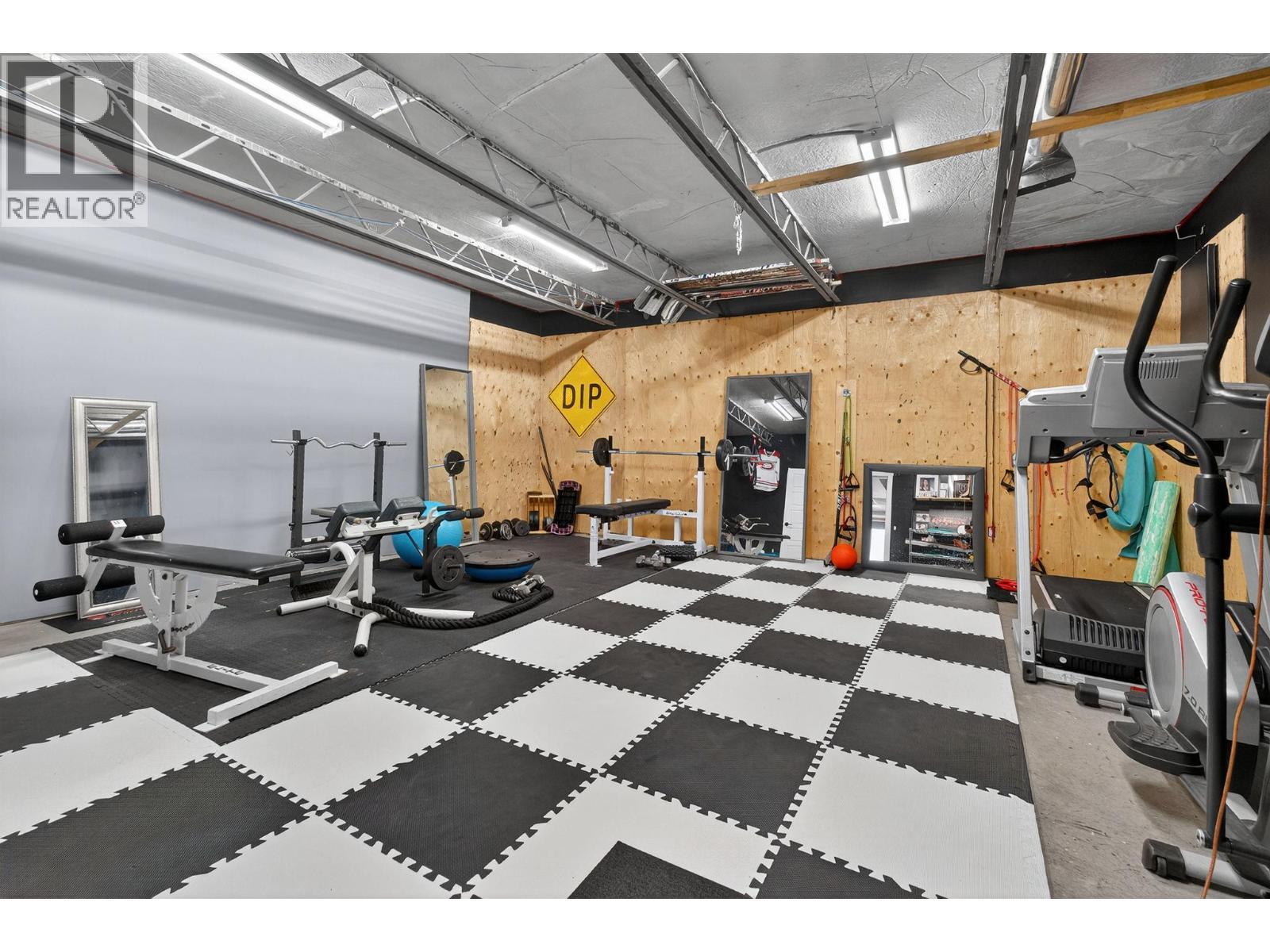 3751 Lornell Court, Peachland, BC - Indoor Photo Showing Gym Room
