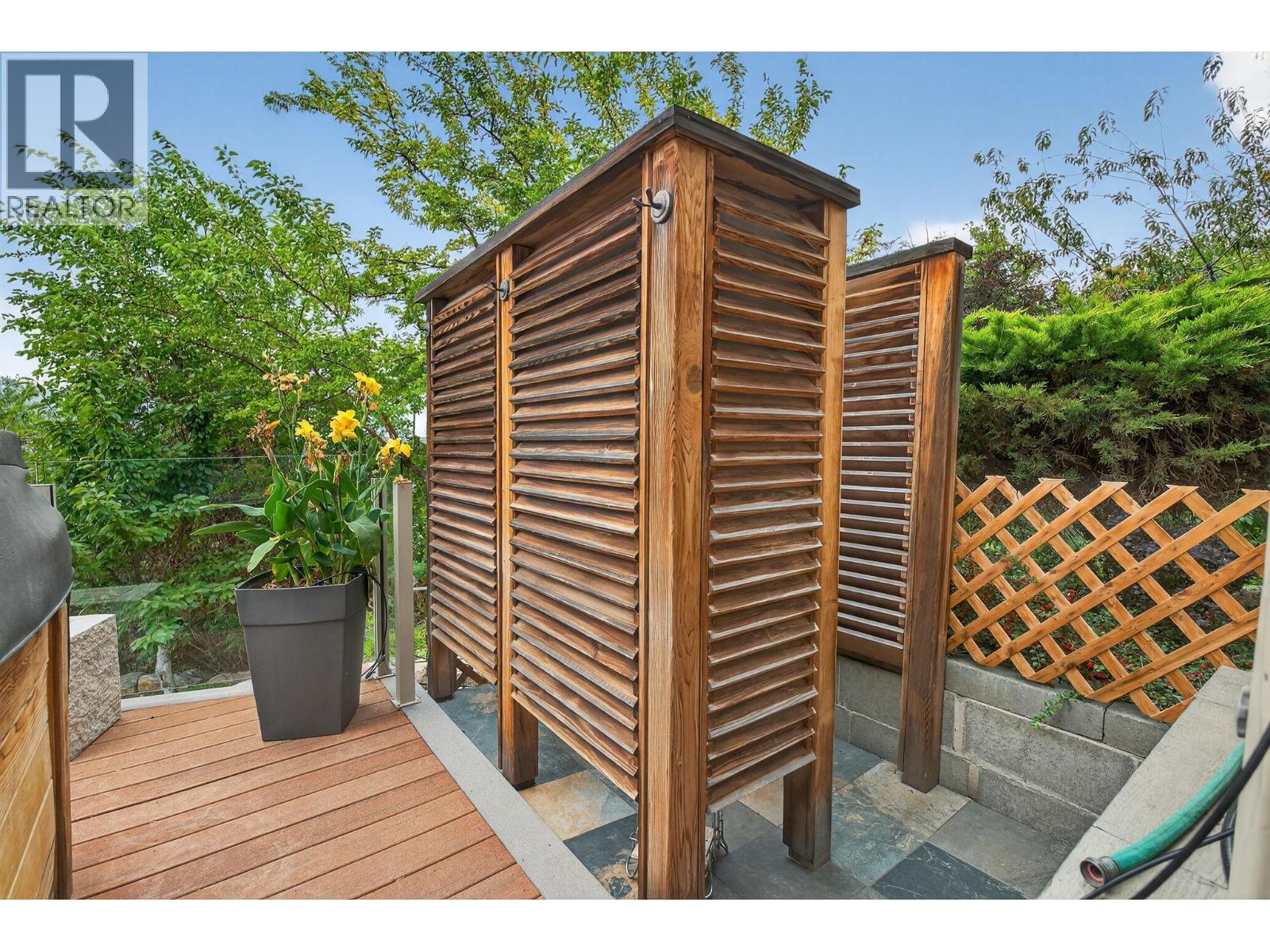 3751 Lornell Court, Peachland, BC - Outdoor