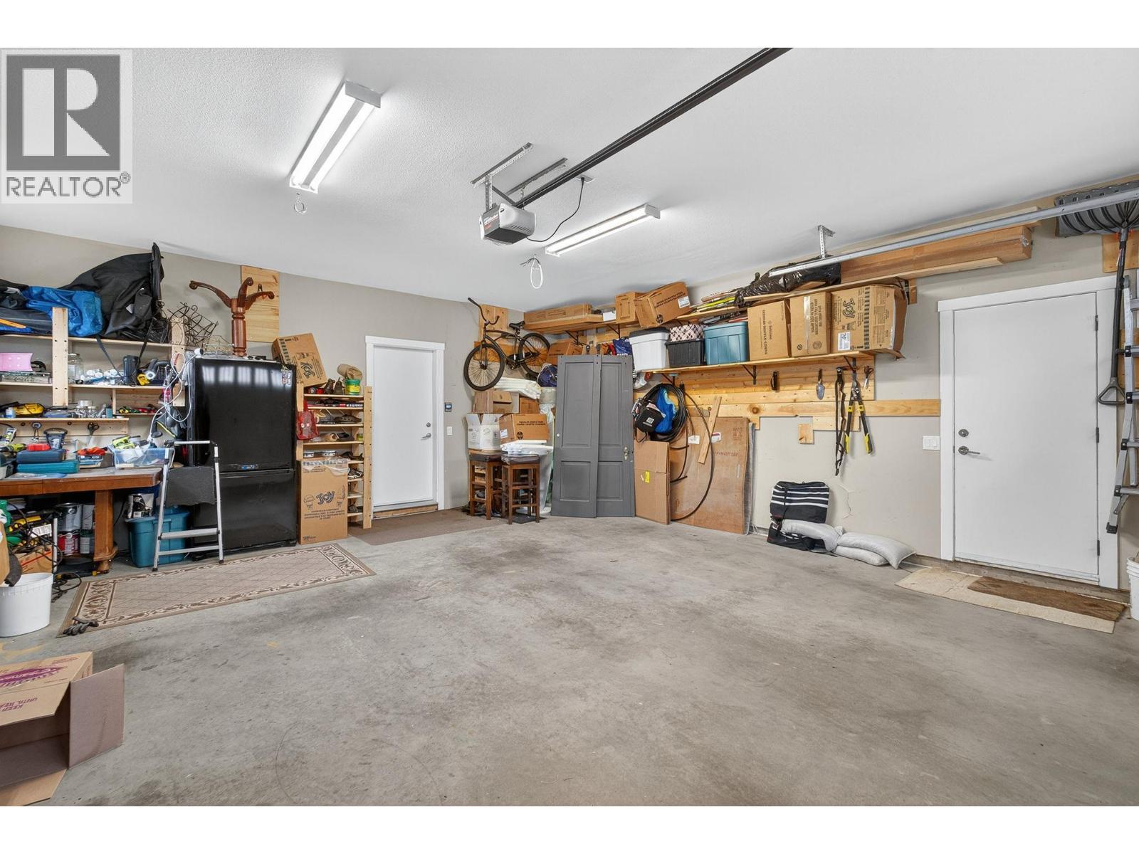 3751 Lornell Court, Peachland, BC - Indoor Photo Showing Garage