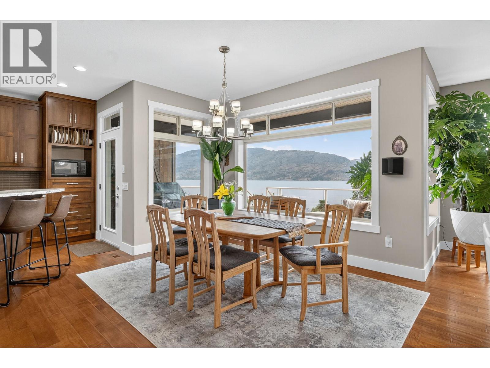 3751 Lornell Court, Peachland, BC - Indoor Photo Showing Dining Room