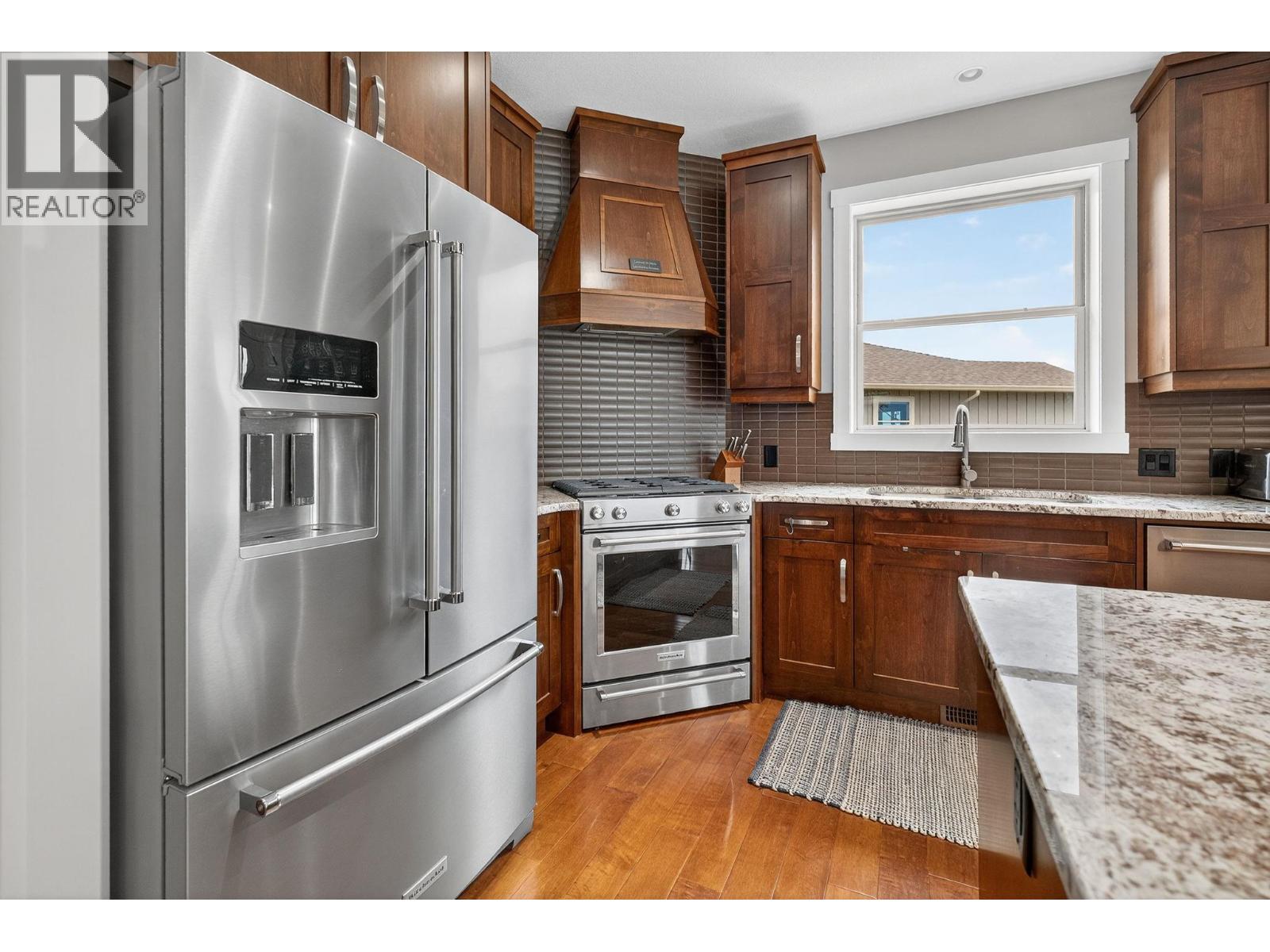 3751 Lornell Court, Peachland, BC - Indoor Photo Showing Kitchen