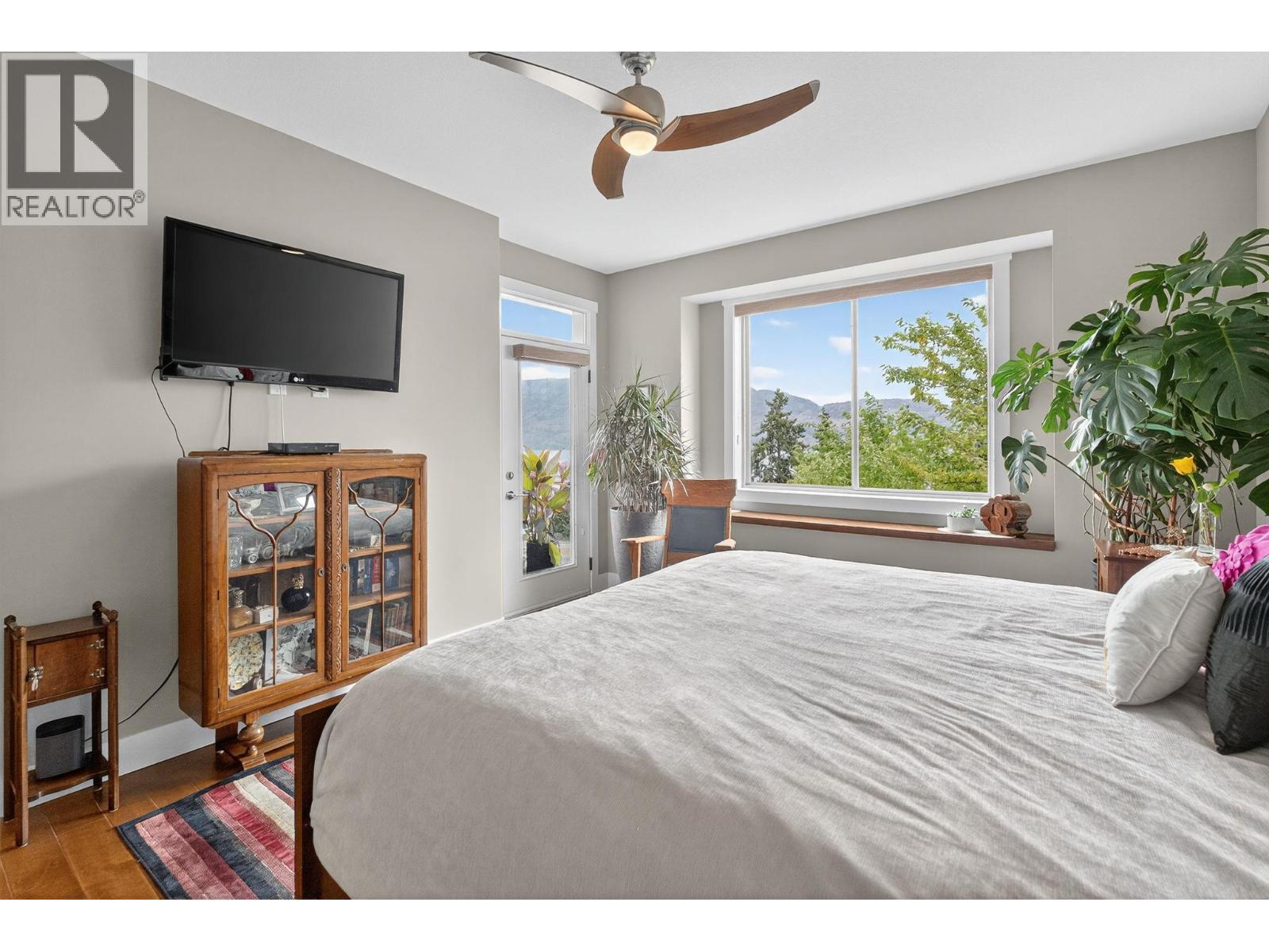 3751 Lornell Court, Peachland, BC - Indoor Photo Showing Bedroom