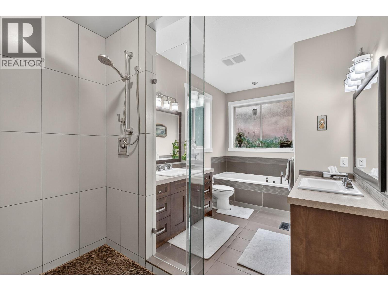 3751 Lornell Court, Peachland, BC - Indoor Photo Showing Bathroom