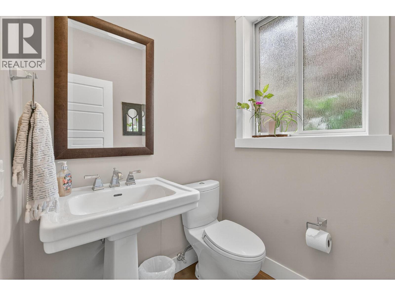 3751 Lornell Court, Peachland, BC - Indoor Photo Showing Bathroom