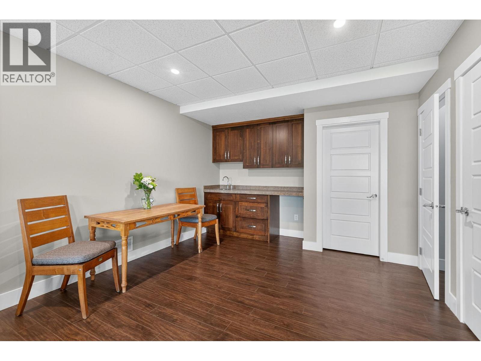 3751 Lornell Court, Peachland, BC - Indoor