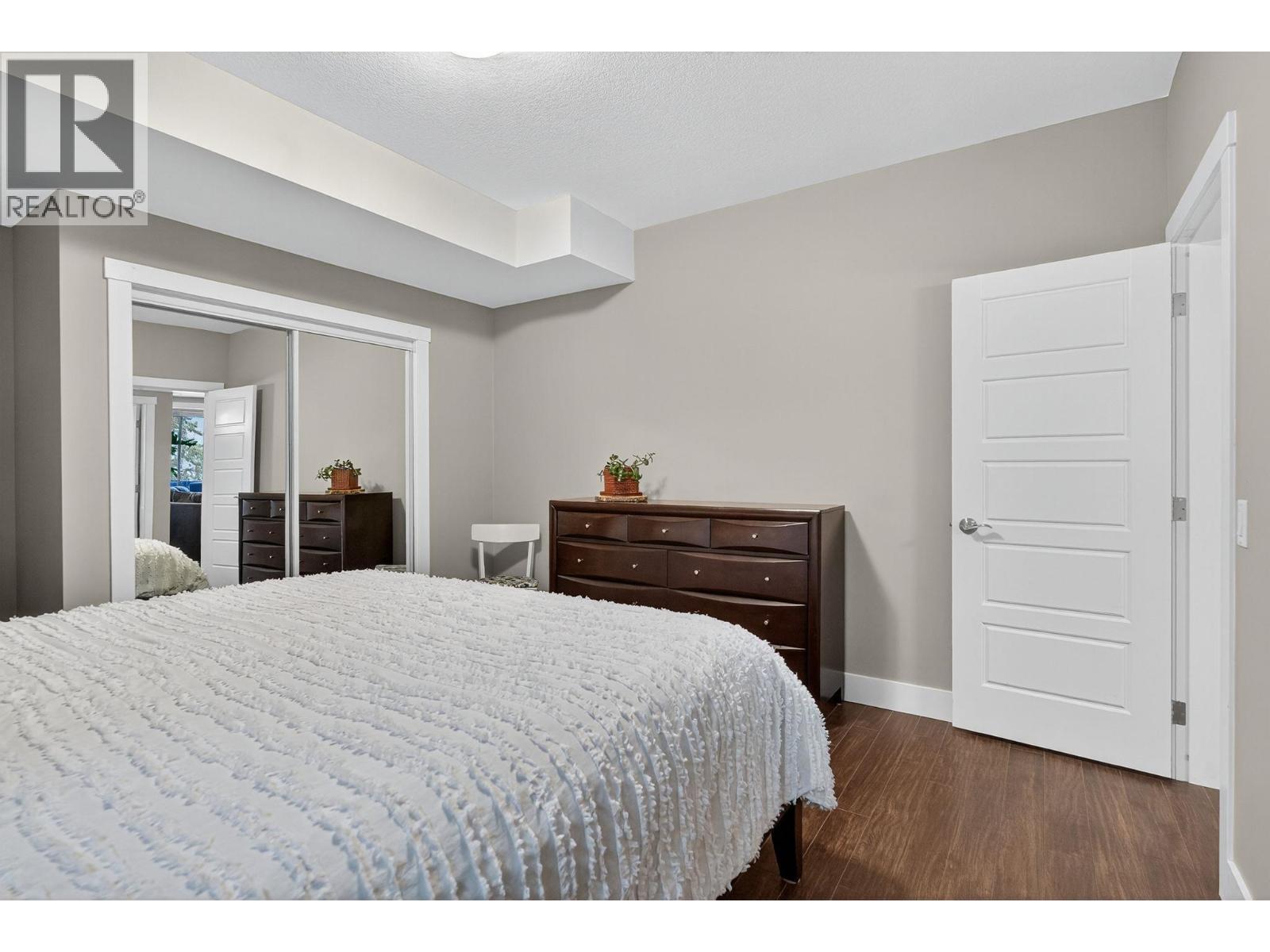 3751 Lornell Court, Peachland, BC - Indoor Photo Showing Bedroom