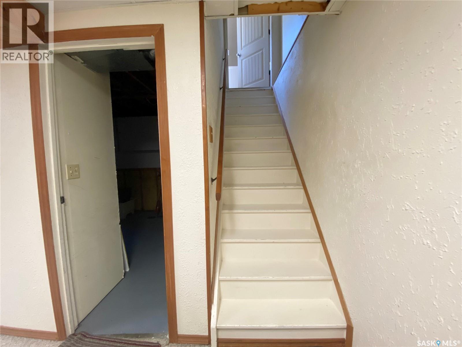 216 3Rd Street E, Frontier, SK - Indoor Photo Showing Other Room