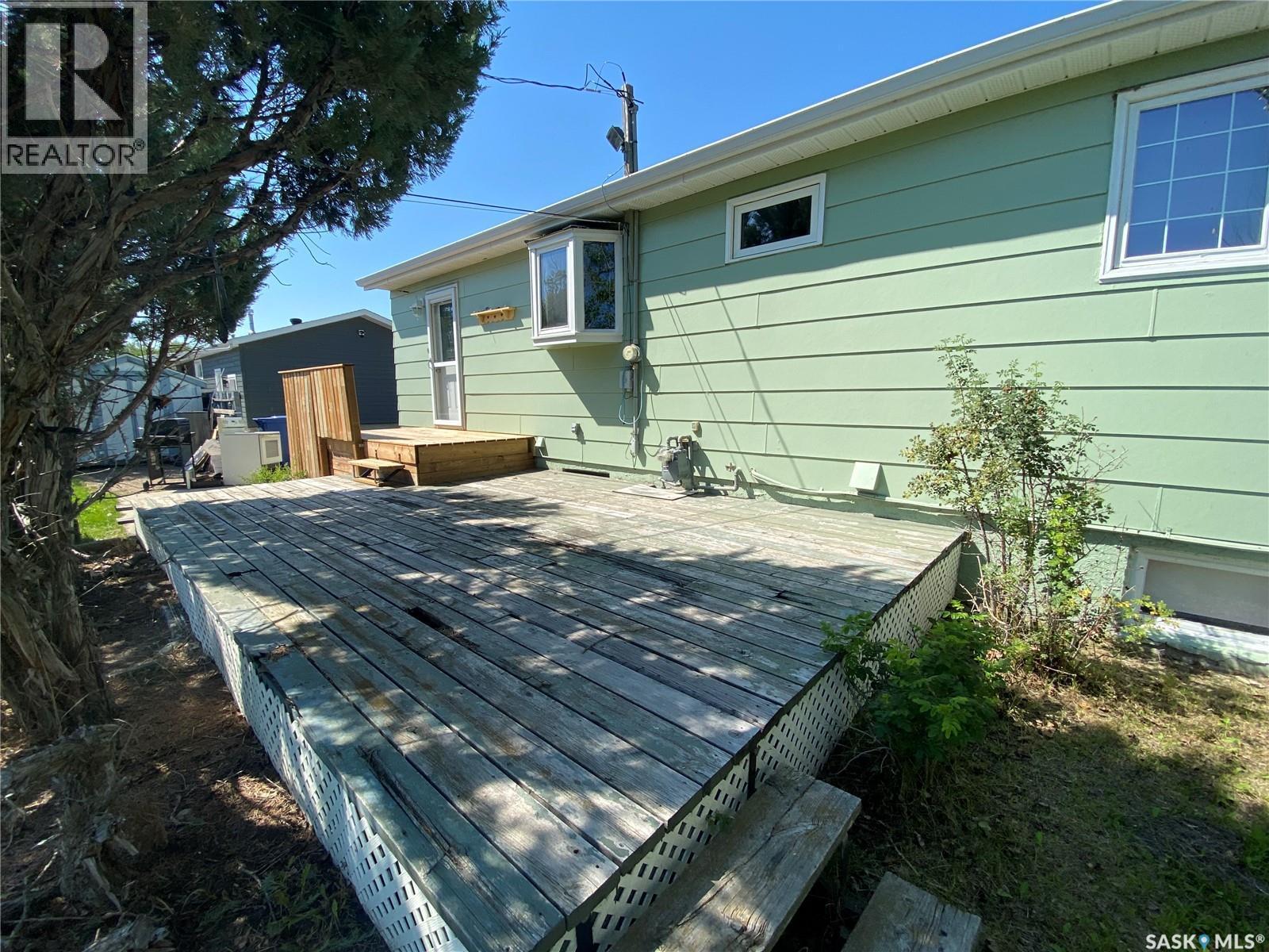 216 3Rd Street E, Frontier, SK - Outdoor With Exterior