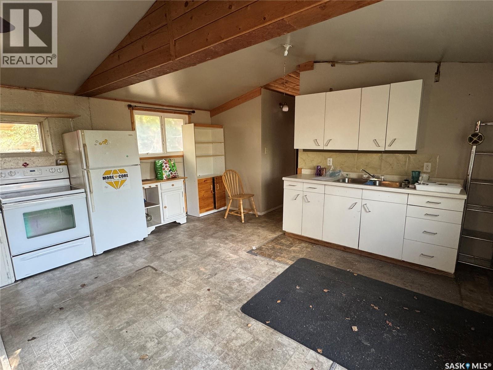 87 Wadin Drive, Northern Admin District, SK - Indoor Photo Showing Kitchen With Double Sink