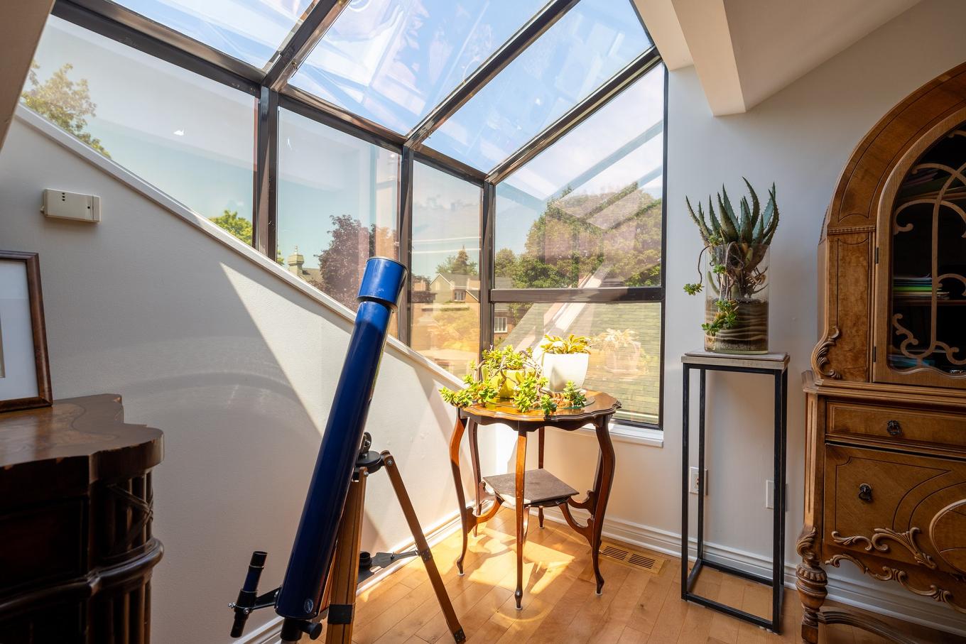 Mezzanine - 458 Rue Roumefort, Montréal (L'Île-Bizard/Sainte-Geneviève), QC - Indoor Photo Showing Other Room