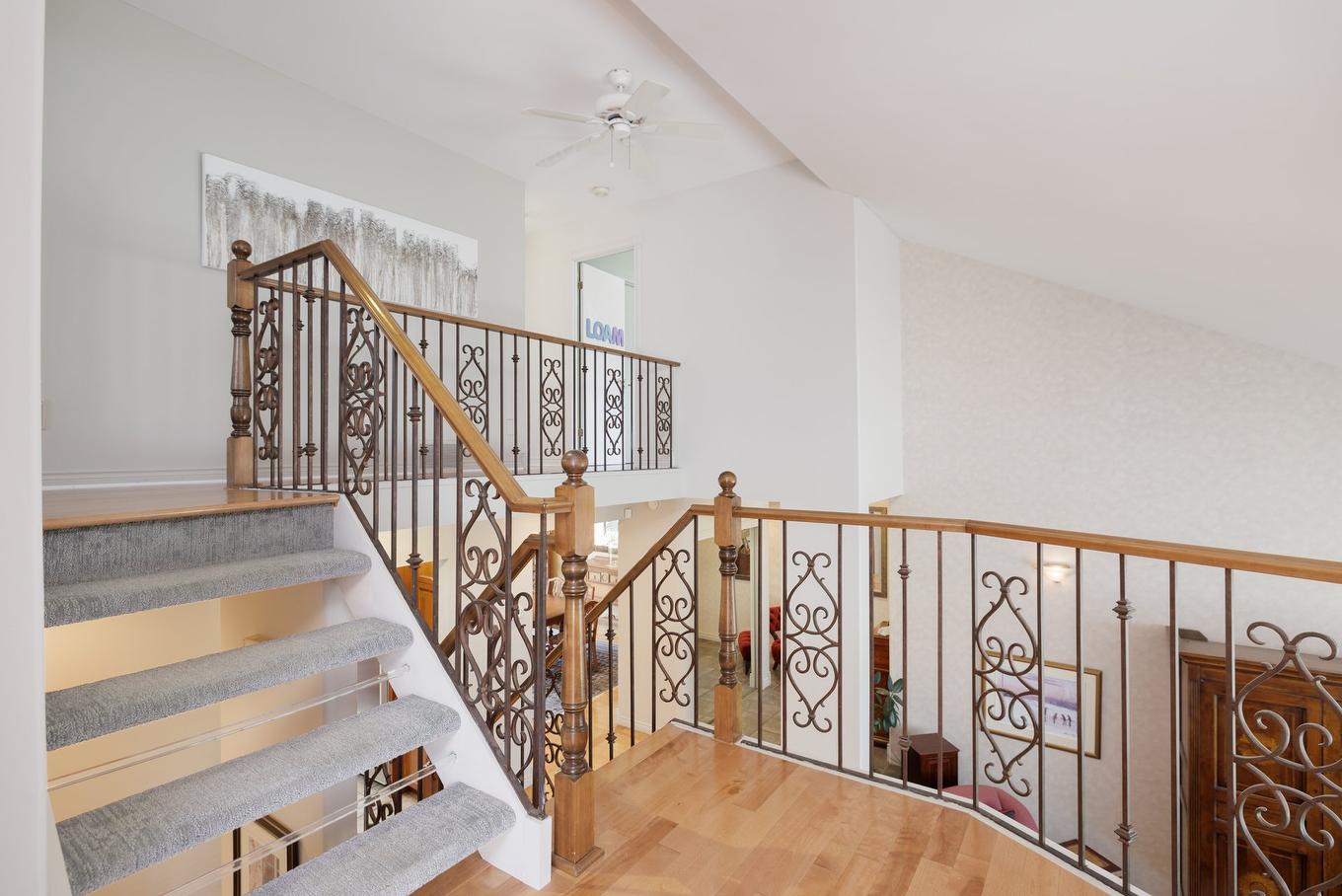 Escalier - 458 Rue Roumefort, Montréal (L'Île-Bizard/Sainte-Geneviève), QC - Indoor Photo Showing Other Room