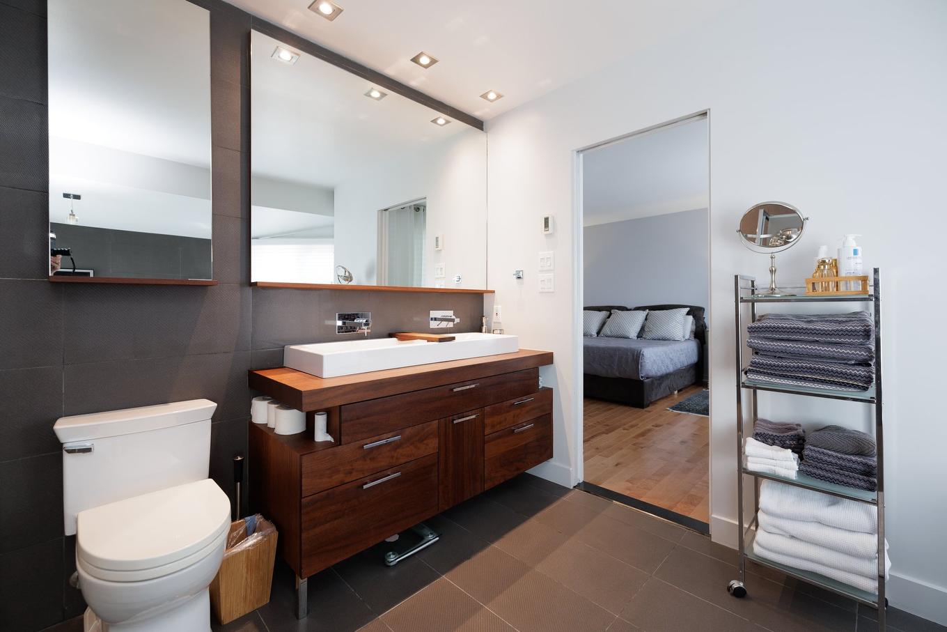 Salle de bains attenante à la CCP - 458 Rue Roumefort, Montréal (L'Île-Bizard/Sainte-Geneviève), QC - Indoor Photo Showing Bathroom