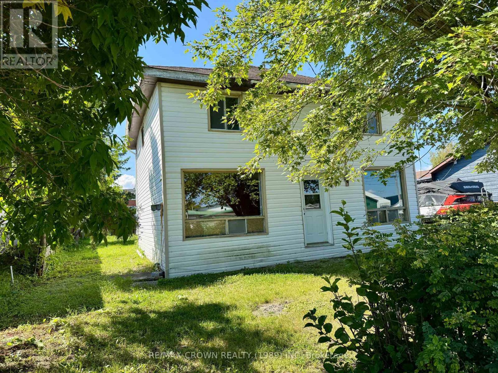 17 Lemarier Street, Kapuskasing, ON - Outdoor