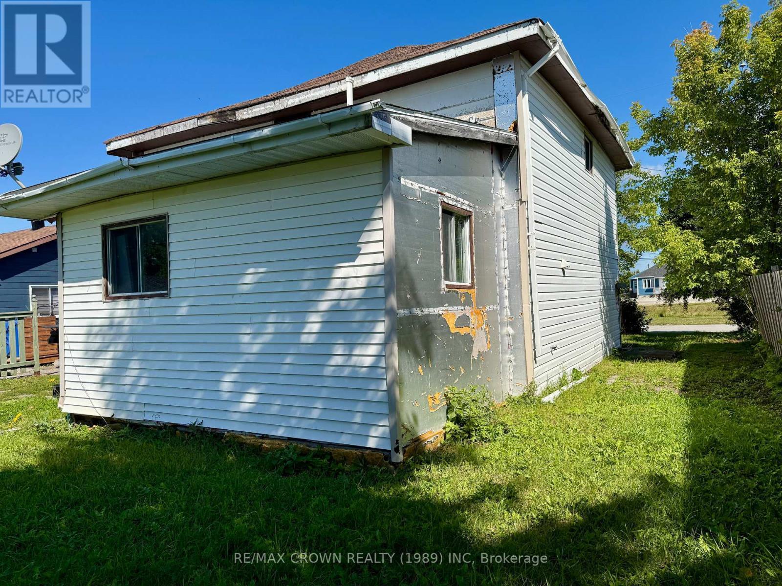 17 Lemarier Street, Kapuskasing, ON - Outdoor