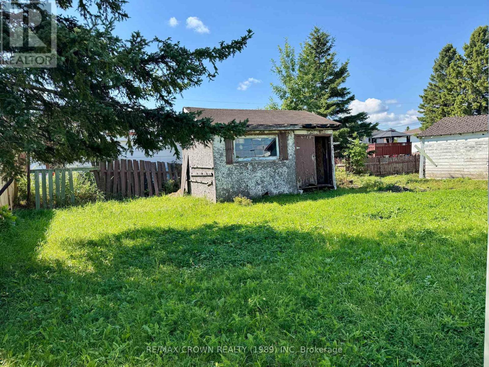 17 Lemarier Street, Kapuskasing, ON - Outdoor