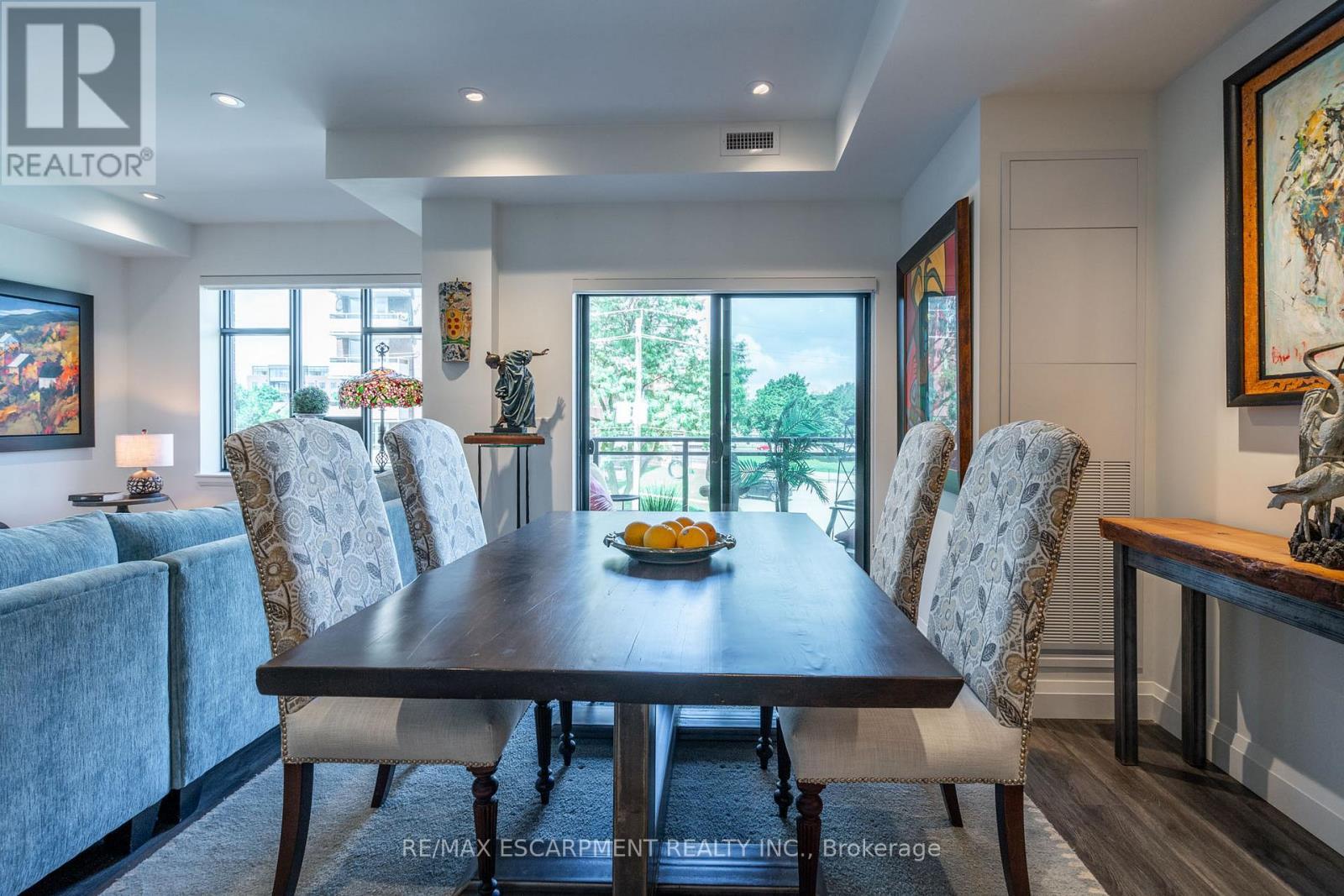 213 - 30 Hamilton Street S, Hamilton, ON - Indoor