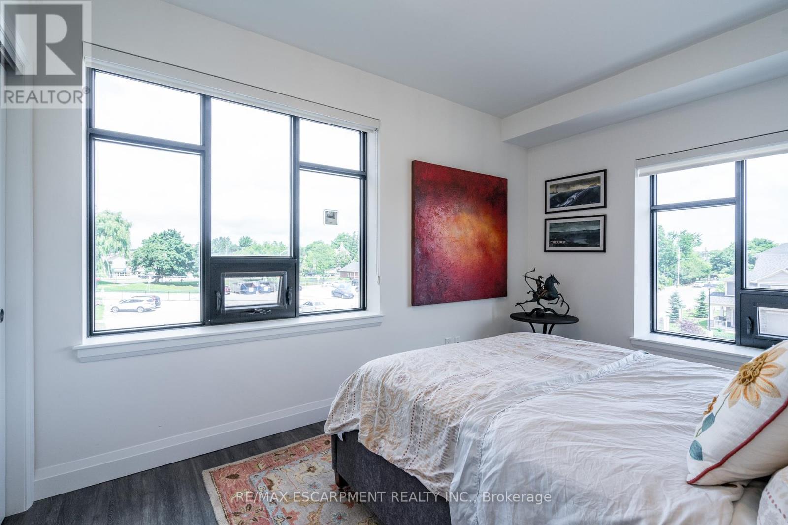 213 - 30 Hamilton Street S, Hamilton, ON - Indoor Photo Showing Bedroom