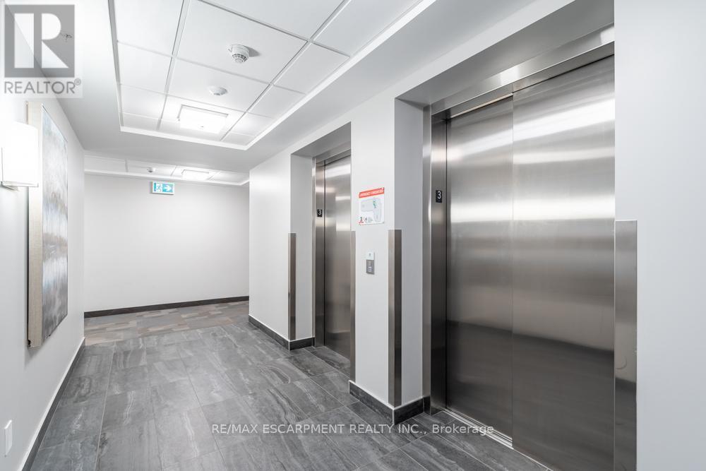 213 - 30 Hamilton Street S, Hamilton, ON - Indoor Photo Showing Other Room