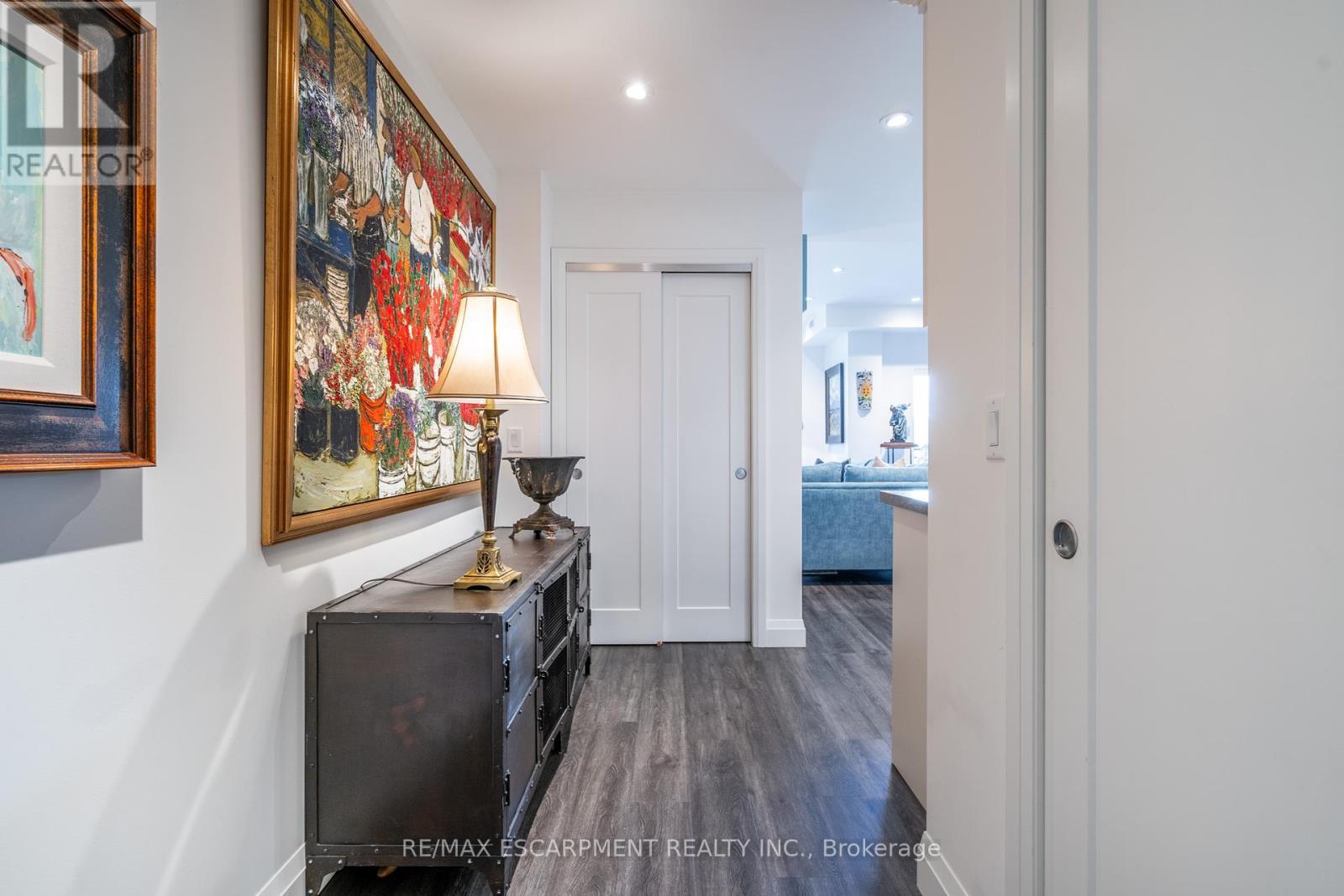 213 - 30 Hamilton Street S, Hamilton, ON - Indoor Photo Showing Other Room