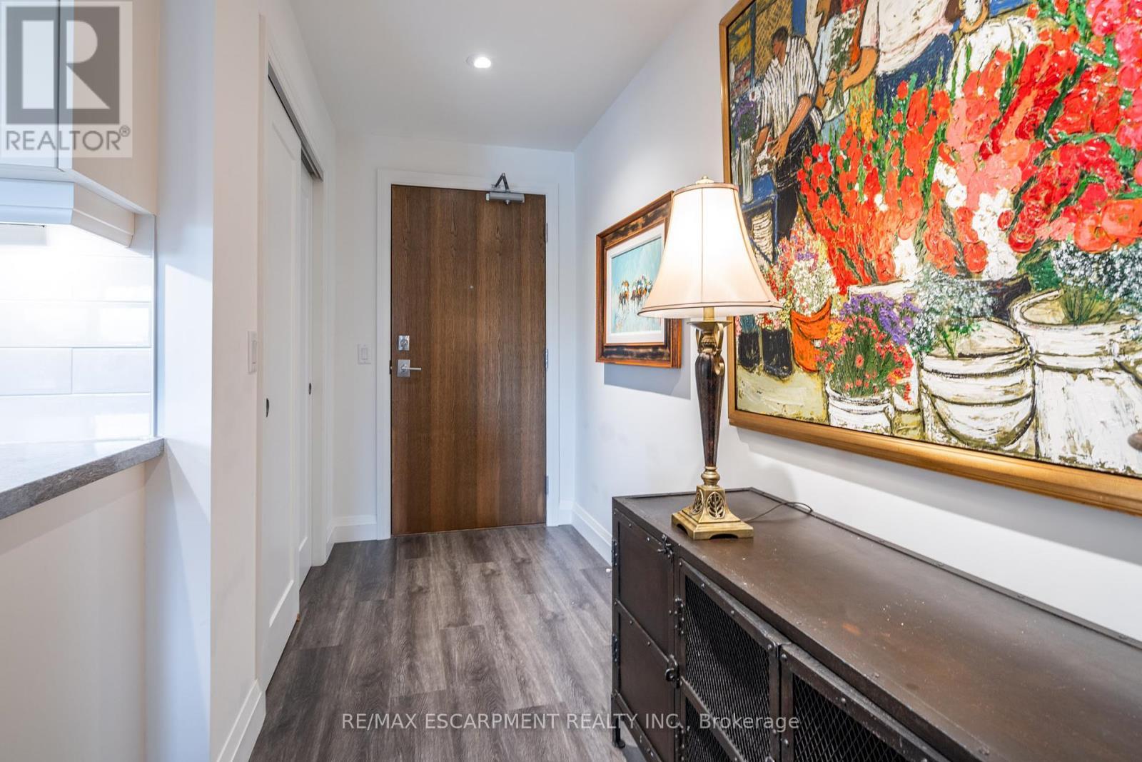 213 - 30 Hamilton Street S, Hamilton, ON - Indoor Photo Showing Other Room