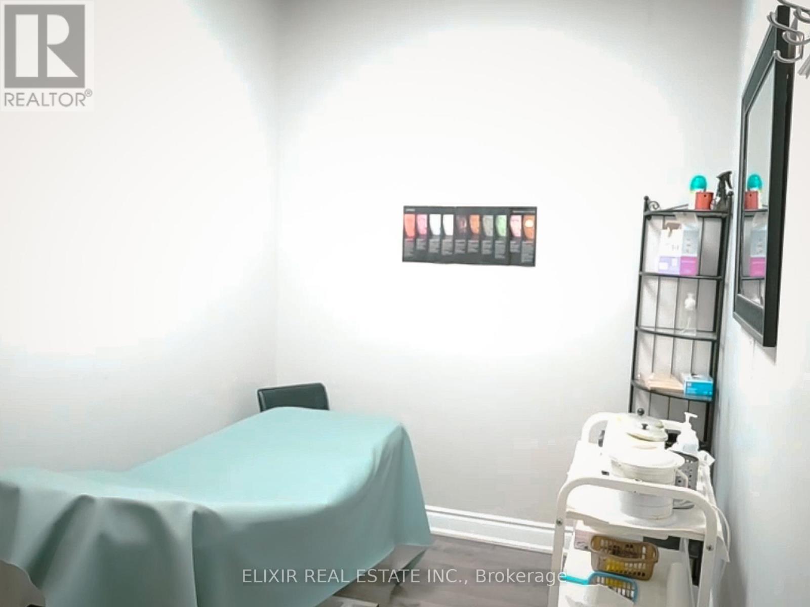 39 Queen Street N, Mississauga, ON