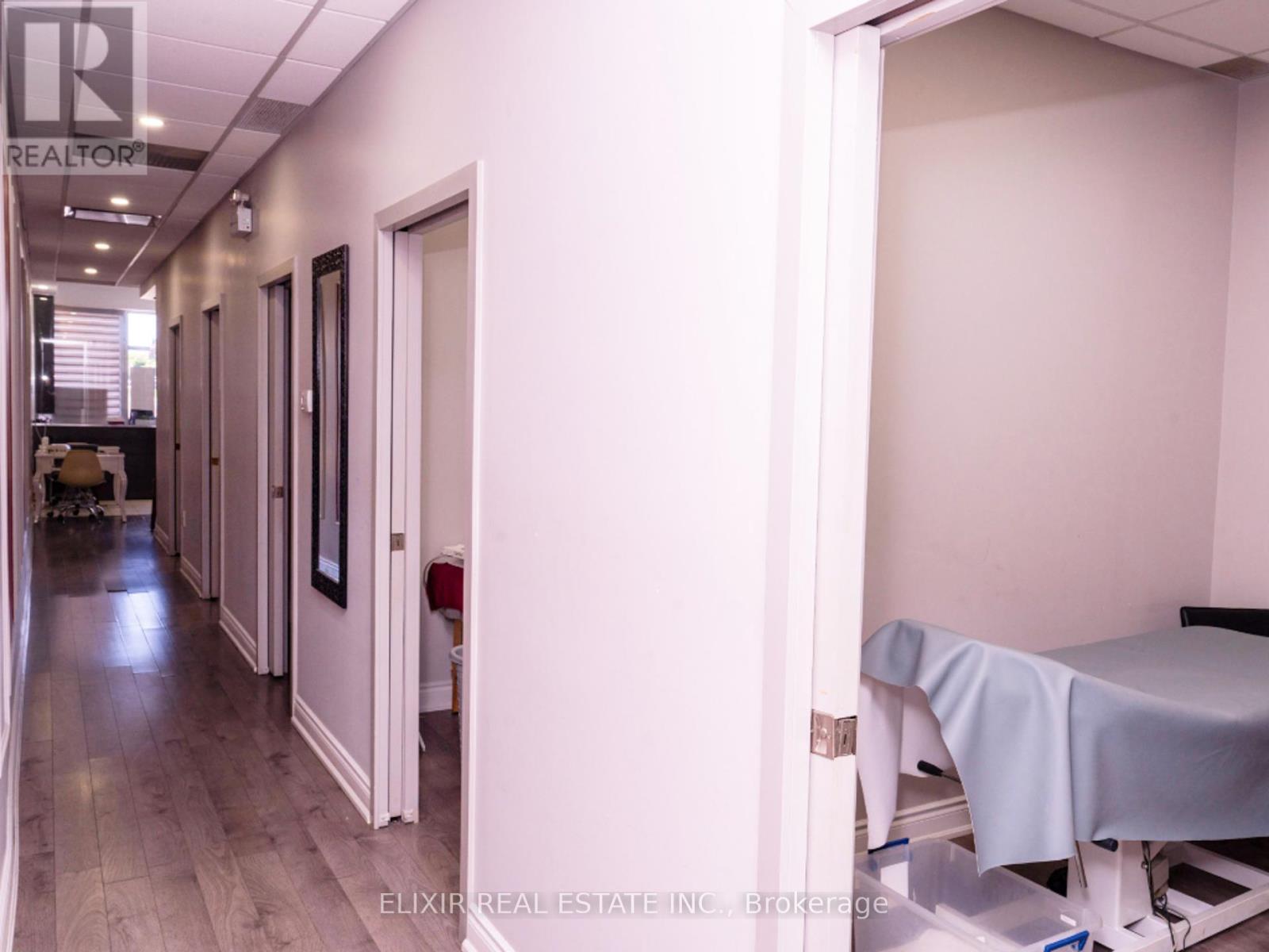 39 Queen Street N, Mississauga, ON