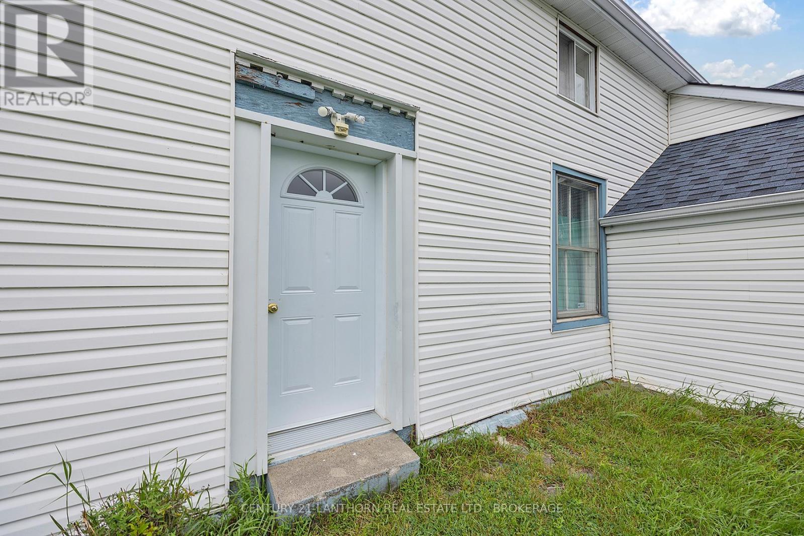 38 Fitchett Road, Greater Napanee (Greater Napanee), ON - Outdoor With Exterior