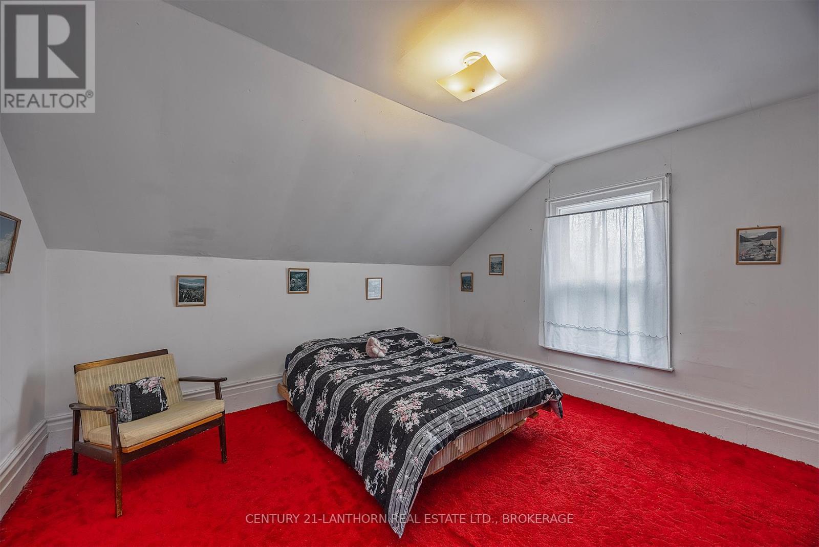 38 Fitchett Road, Greater Napanee (Greater Napanee), ON - Indoor Photo Showing Bedroom