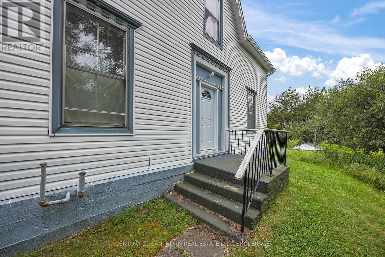 38 Fitchett Road, Greater Napanee (Greater Napanee), ON - Outdoor With Exterior