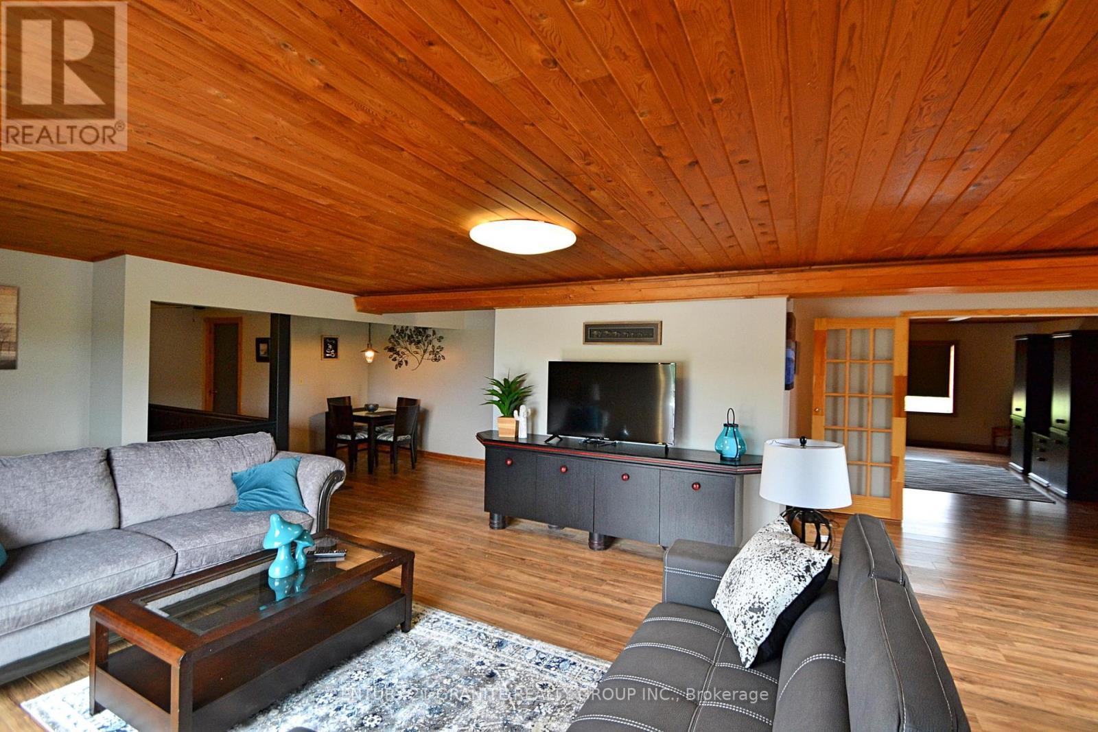 2 Bridge Street W, Bancroft (Bancroft Ward), ON